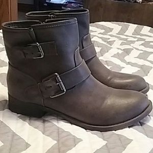 Women's boots